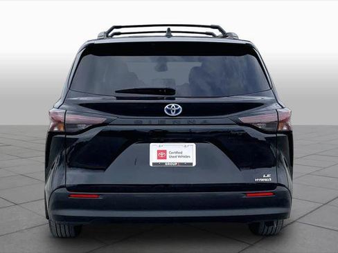 Certified 2024 Toyota Sienna LE FWD image 5