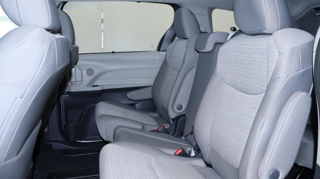 Used 2024 Toyota Sienna LE AWD/4WD image 25