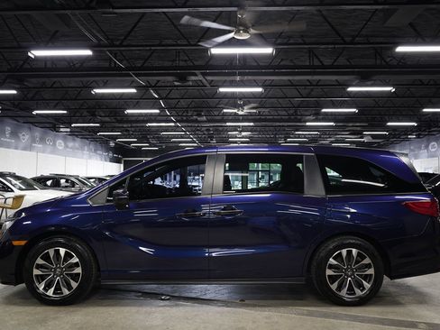 Used 2021 Honda Odyssey EX-L image 2