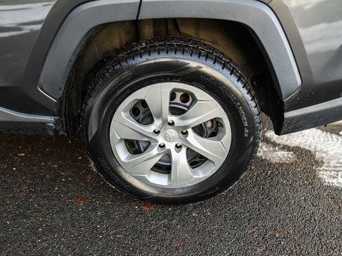 Used 2019 Toyota RAV4 LE image 13