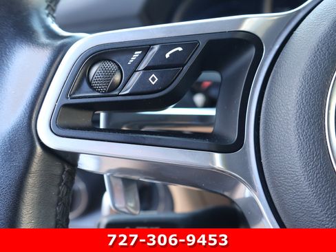 Used 2018 Porsche Macan AWD/4WD image 25