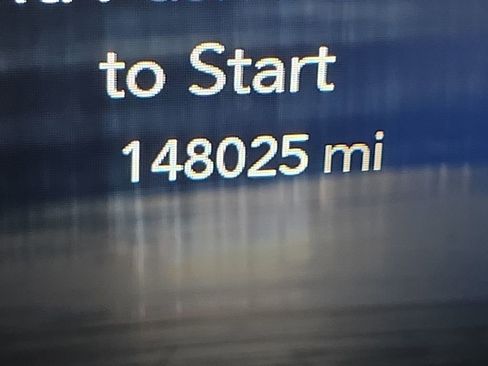 Used 2017 Chrysler Pacifica Limited image 9