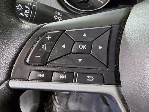 Used 2021 Nissan Rogue Sport S image 14