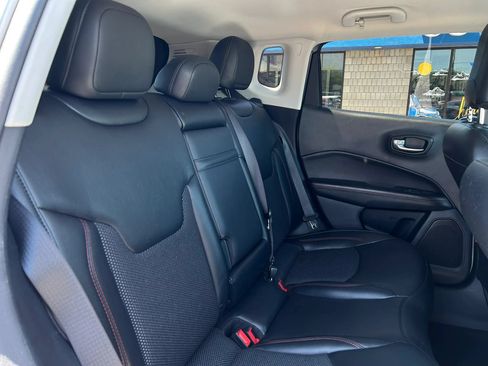 Used 2019 Jeep Compass Trailhawk AWD/4WD image 21