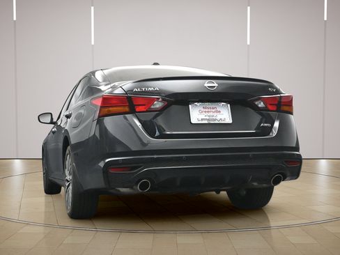 Certified 2025 Nissan Altima 2.5 SR FWD image 26