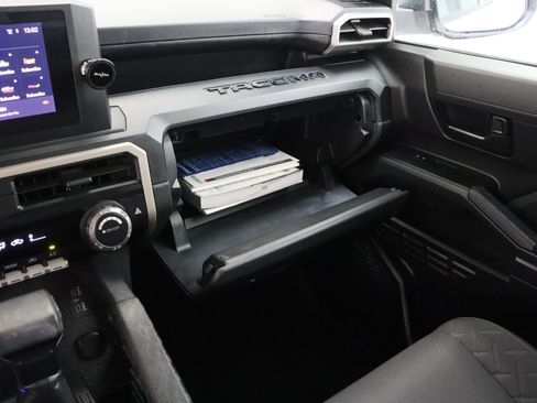 Used 2024 Toyota Tacoma SR RWD image 21