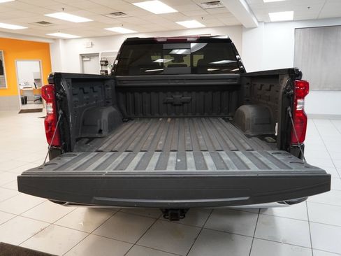 Used 2024 Chevrolet Silverado 1500 LT w/ Convenience Package II image 9
