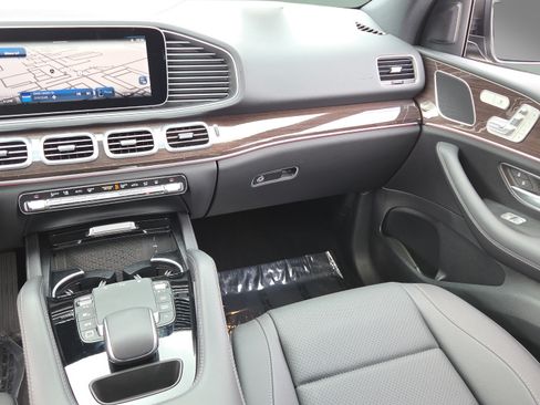 Used 2025 Mercedes-Benz GLE 450e 4MATIC image 14