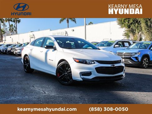 Used 2018 Chevrolet Malibu LT w/ Leather Package image 1