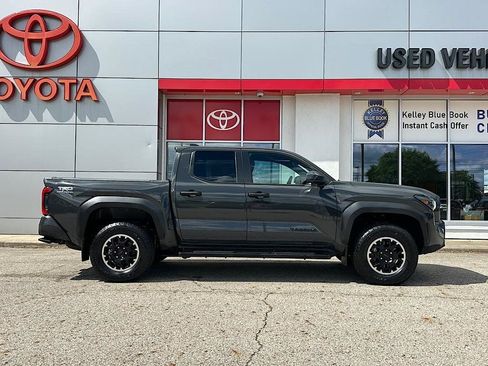 Certified 2024 Toyota Tacoma TRD Off-Road AWD/4WD image 6