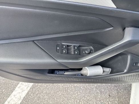 Used 2020 Volkswagen Jetta SE image 18