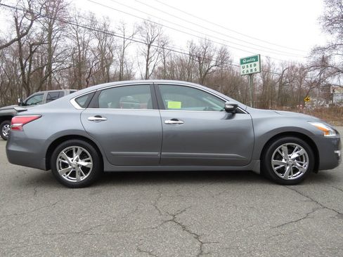 Used 2014 Nissan Altima 2.5 SL w/ Technology Package FWD image 4