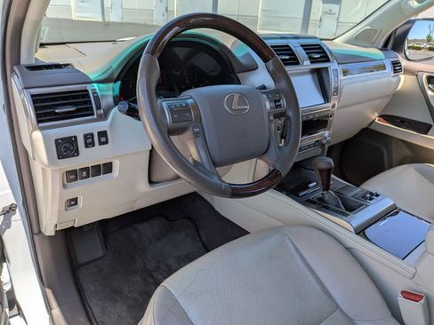 Used 2018 Lexus GX 460 Premium w/ Premium Package AWD/4WD image 10
