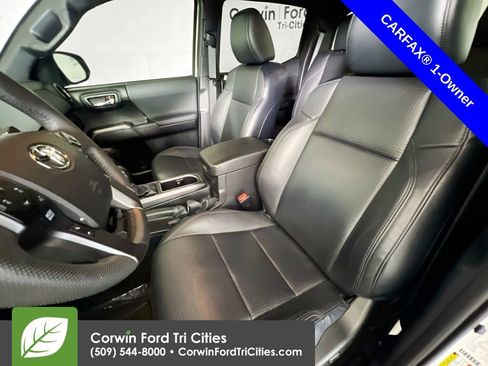 Used 2022 Toyota Tacoma TRD Off-Road w/ TRD Premium Off Road Package image 24