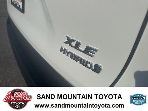 Used 2021 Toyota RAV4 XLE image 9