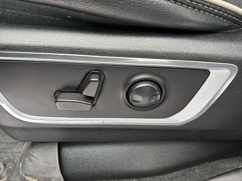 Used 2023 RAM 1500 Laramie image 11