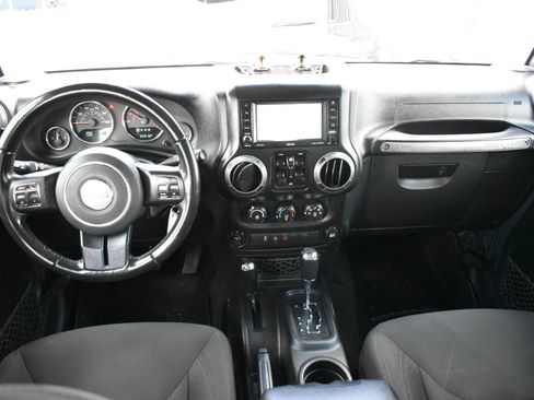 Used 2018 Jeep Wrangler Unlimited Sport S AWD/4WD image 11