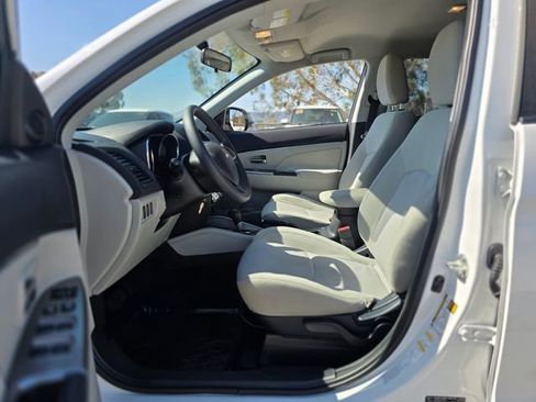 Used 2018 Mitsubishi Outlander Sport ES FWD image 13