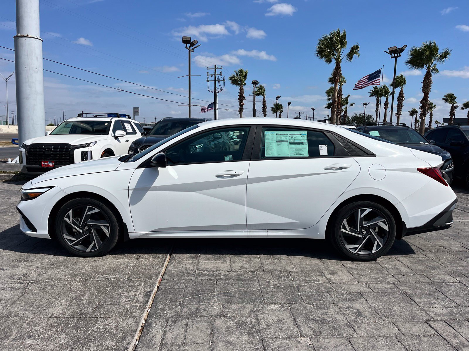 New 2025 Hyundai Elantra SEL FWD image 4