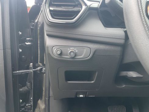 Used 2025 Chevrolet TrailBlazer LT AWD/4WD image 14