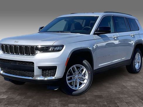 New 2026 Jeep Grand Cherokee L Laredo image 1