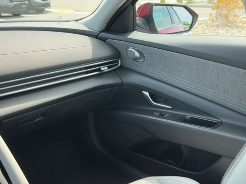 Used 2025 Hyundai Elantra Limited w/ Cargo Package FWD image 26