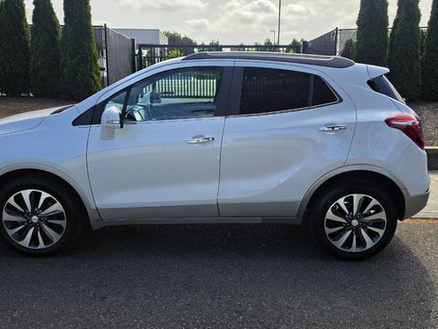 Used 2018 Buick Encore Essence w/ LPO, Active Package AWD/4WD image 4