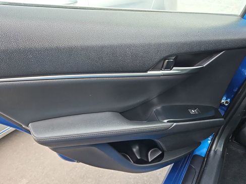 Used 2020 Toyota Camry XLE image 31