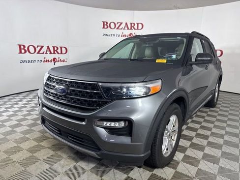 Used 2021 Ford Explorer XLT w/ Equipment Group 202A image 4