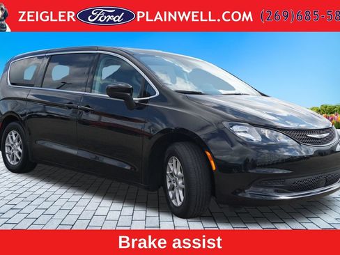 Used 2024 Chrysler Voyager LX FWD image 7