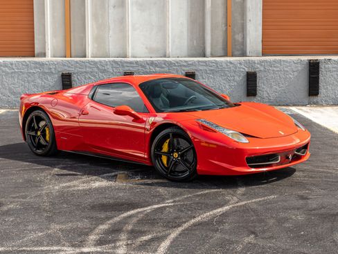 Used 2013 Ferrari 458 Spider RWD image 14