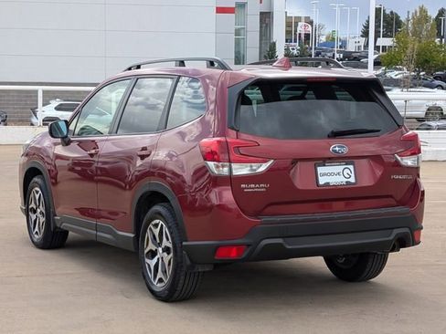 Used 2023 Subaru Forester Premium image 5