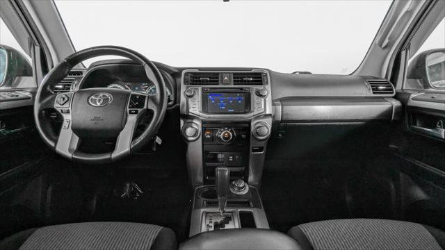 Used 2018 Toyota 4Runner SR5 AWD/4WD image 27