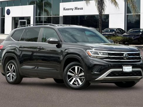 Used 2023 Volkswagen Atlas SE FWD image 2