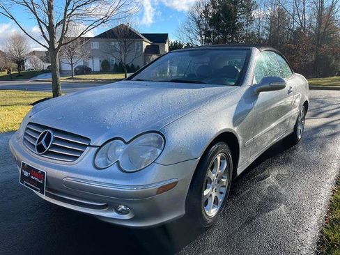 Used 2004 Mercedes-Benz CLK 320 image 1