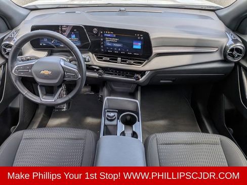 Used 2026 Chevrolet Equinox LT FWD image 14