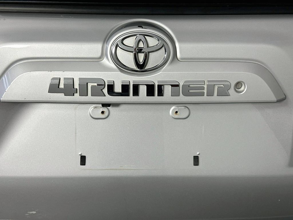 Used 2019 Toyota 4Runner SR5 AWD/4WD image 25