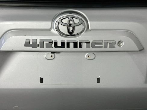 Used 2019 Toyota 4Runner SR5 AWD/4WD image 25