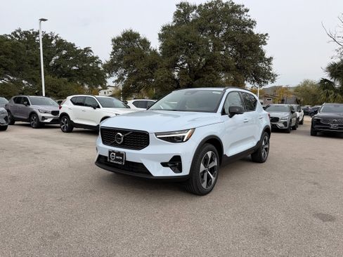 New 2026 Volvo XC40 B5 Plus w/ Protection Package Premier image 2