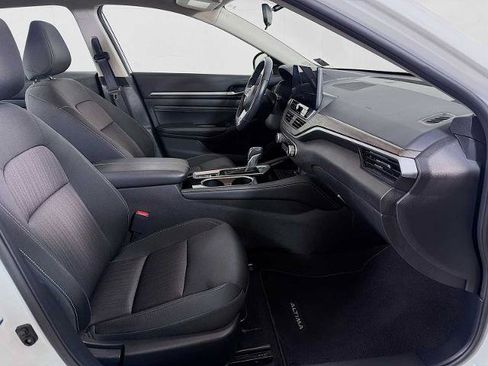 Certified 2023 Nissan Altima 2.5 SV w/ SV Premium Package FWD image 25