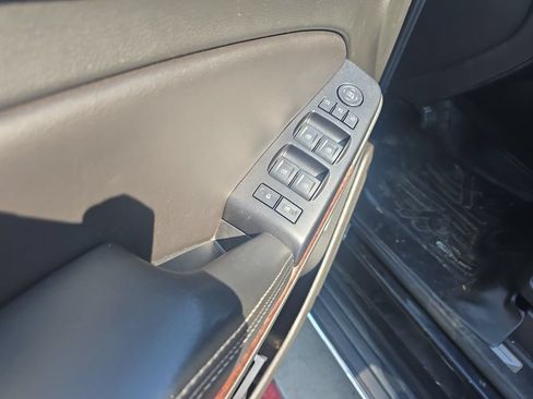 Used 2019 GMC Yukon XL SLT AWD/4WD image 11