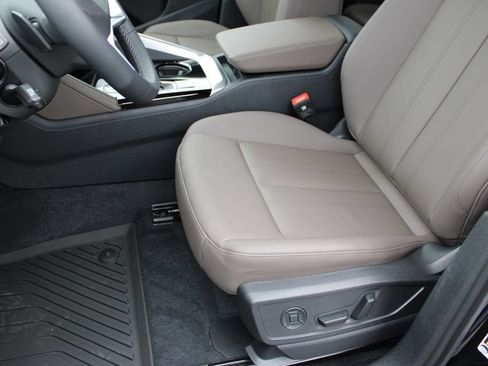 Used 2025 Audi Q5 Premium w/ Convenience Package AWD/4WD image 23