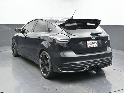 Used 2018 Ford Focus ST FWD image 10