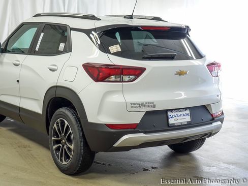 New 2026 Chevrolet TrailBlazer LT w/ Convenience Package AWD/4WD image 7