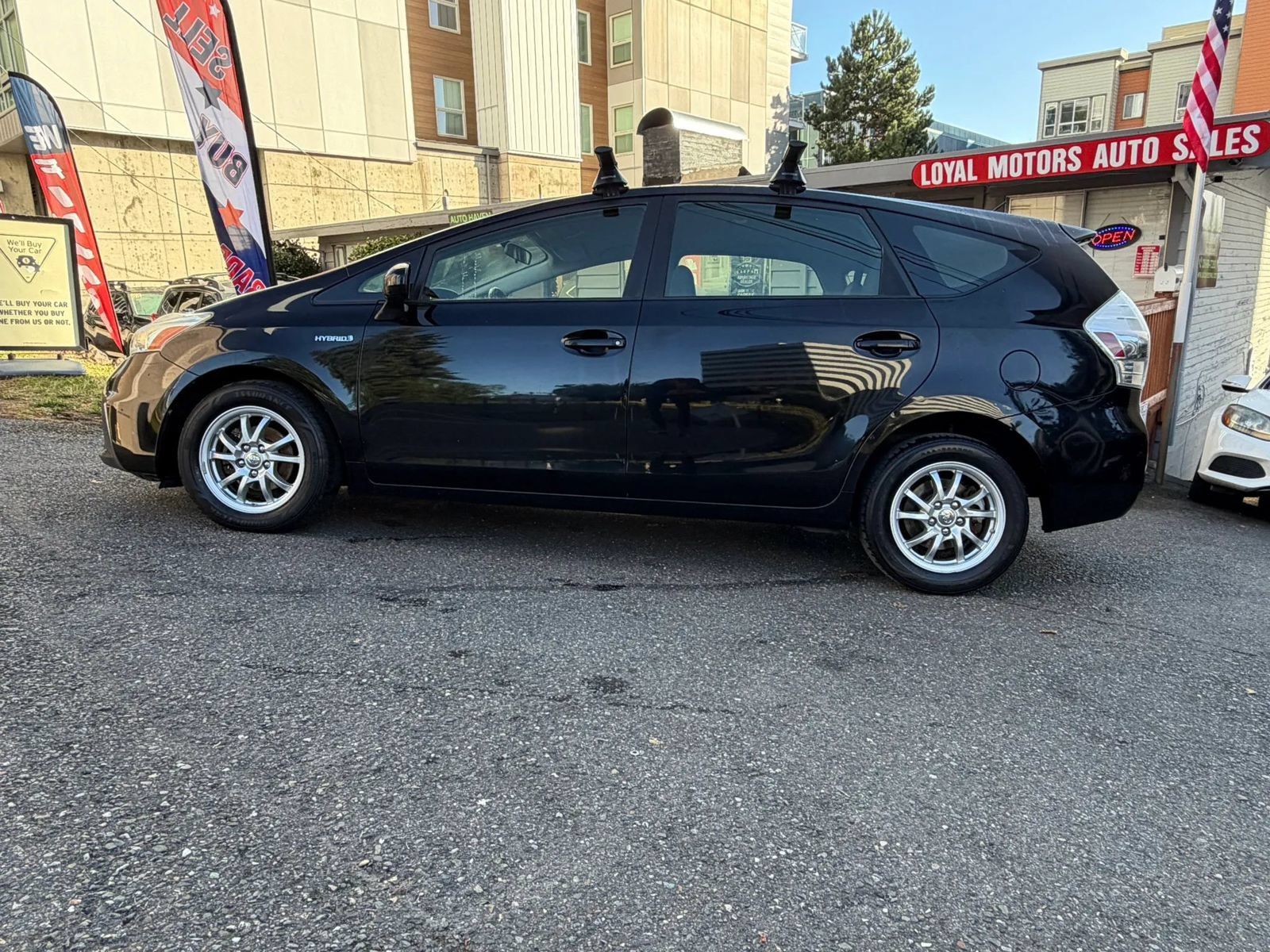 Used 2014 Toyota Prius V Two FWD image 9