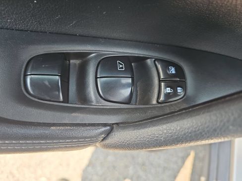 Used 2020 Nissan Rogue SV AWD/4WD image 26
