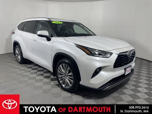 Used 2023 Toyota Highlander Platinum AWD/4WD image 1