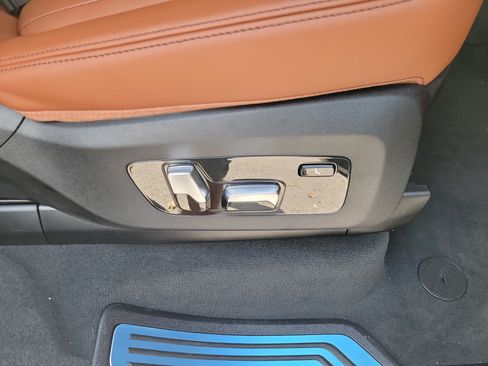 New 2027 BMW X7 xDrive40i w/ M Sport Package AWD/4WD image 9