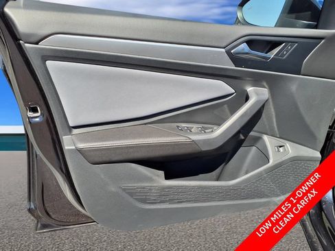 Used 2025 Volkswagen Jetta SE w/ Sunroof Package FWD image 24