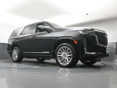 Certified 2024 Cadillac Escalade Premium Luxury w/ Performance Package AWD/4WD image 29